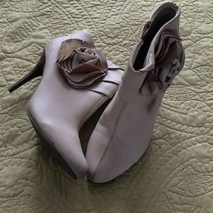 Nude women 10 booties